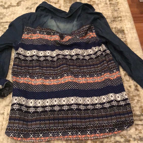 Button up top - Picture 3 of 3